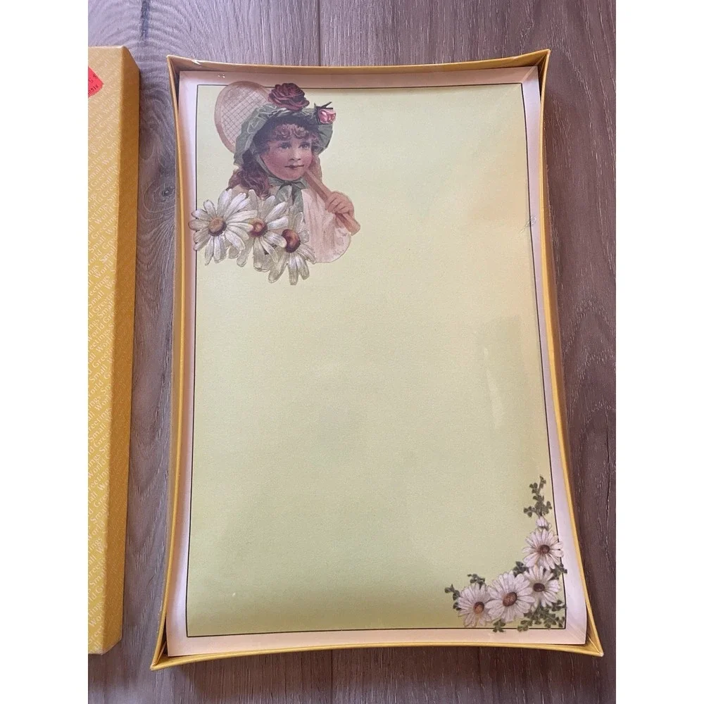 Vintage Victorian‎ Girl Stationary Set with Flowers 20 Sheets 20 Envelope